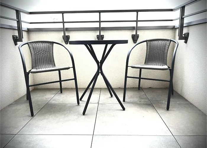 No1 Z Bezplatnym Parkingiem Podziemnym-faktura, Netflix Lägenhet *